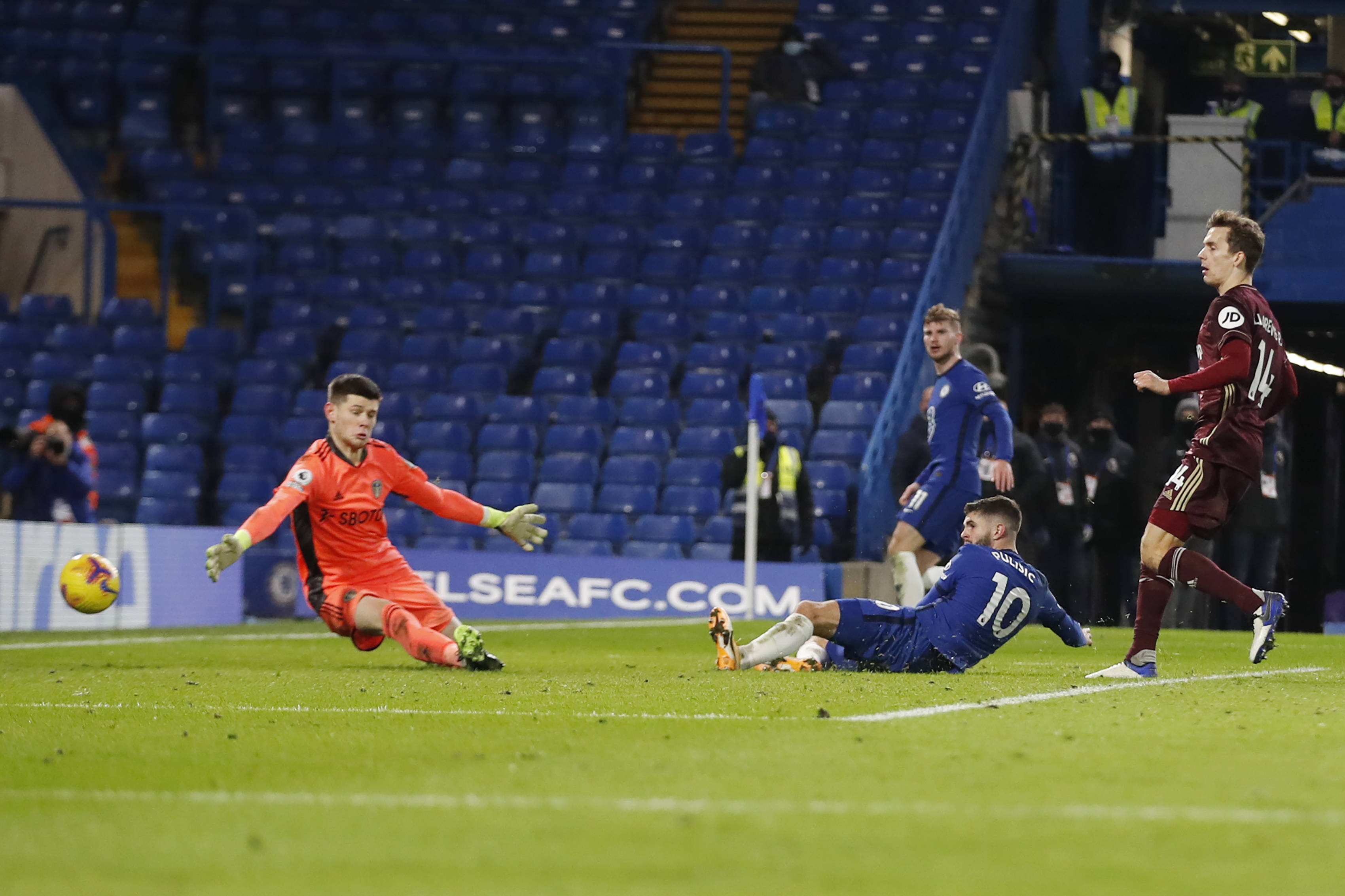 在关键比赛 在关键比赛